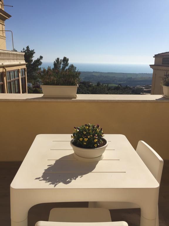 Dimora Del Viale Bed & Breakfast Agrigento Bagian luar foto
